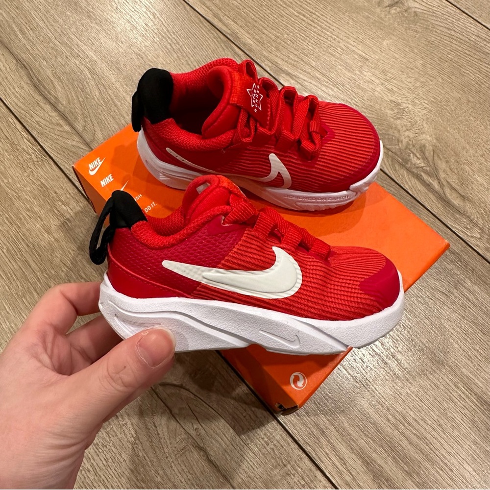 Size 5C Nike Star Runner 4 - Red